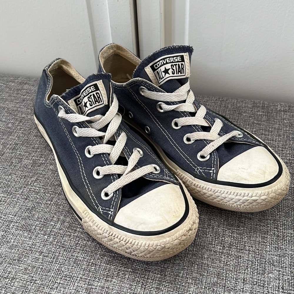 navy blue converse